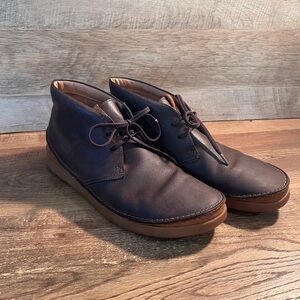 Clarks Men’s Dark Brown Leather Chukka Boots Size 9.5 Casual and Comfortable